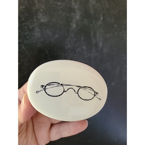 Lidded Trinket Dish - Picture 10 of 10